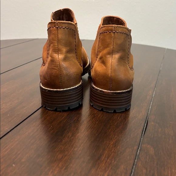 Clark’s boots 7 - Picture 4 of 6